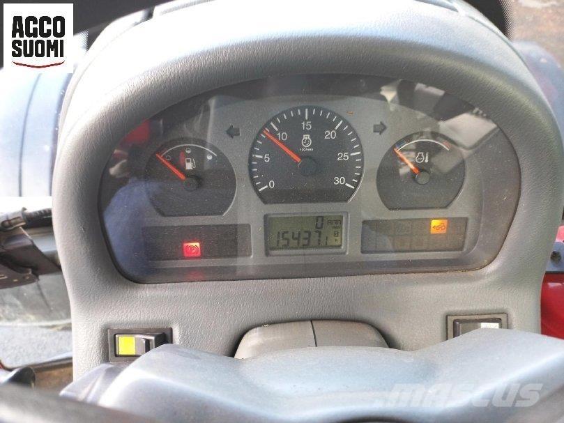 Valtra T170 الجرارات