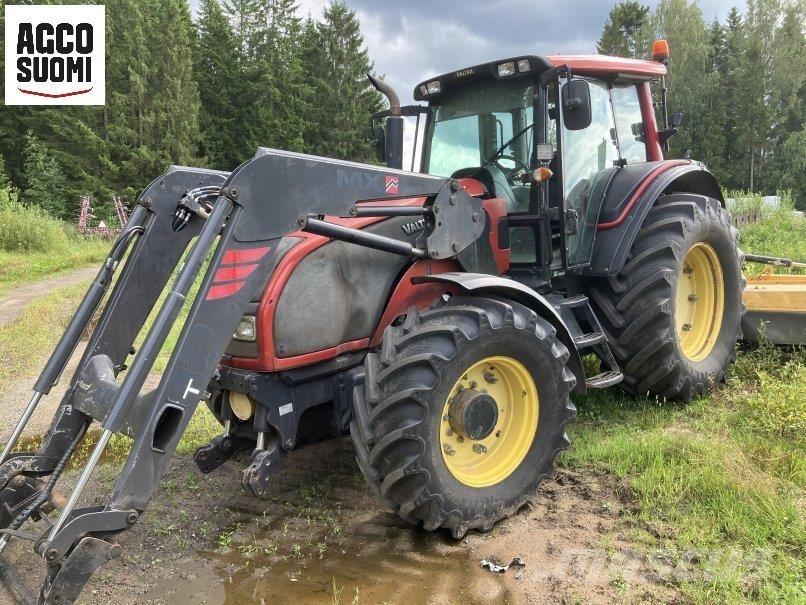 Valtra T171 الجرارات