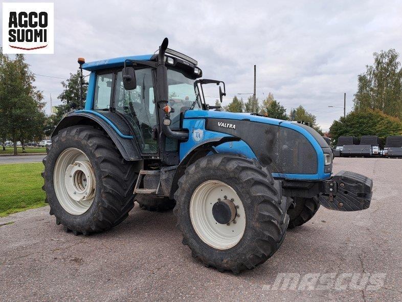 Valtra T191 HITECH الجرارات
