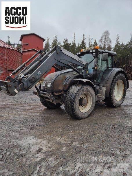 Valtra T202D +EK الجرارات