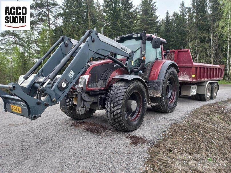 Valtra T203D الجرارات