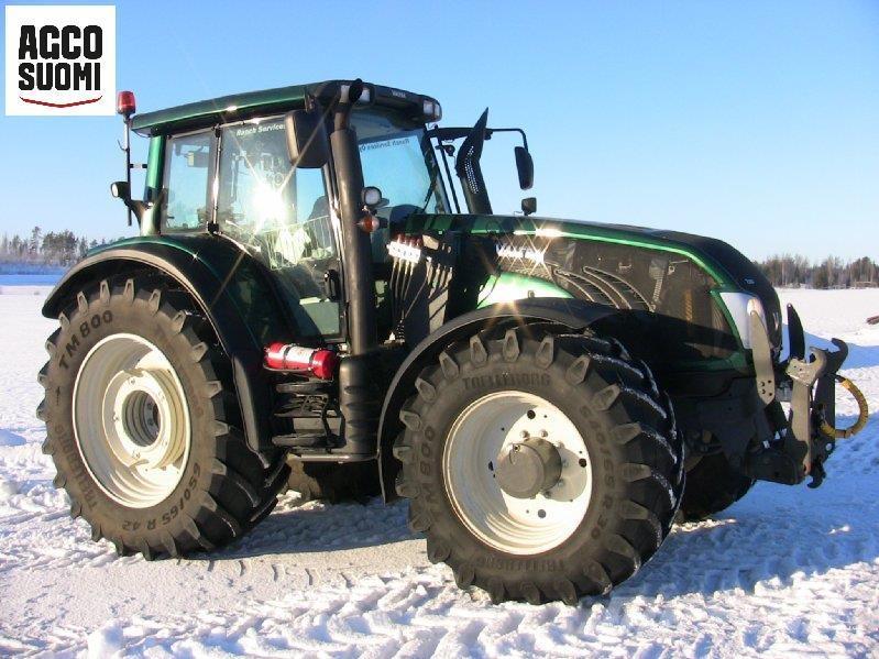 Valtra T203D FL الجرارات