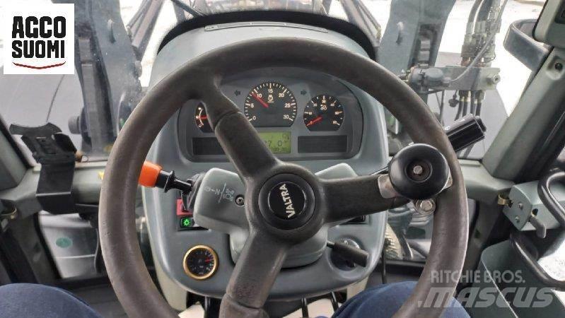 Valtra T203D FL الجرارات