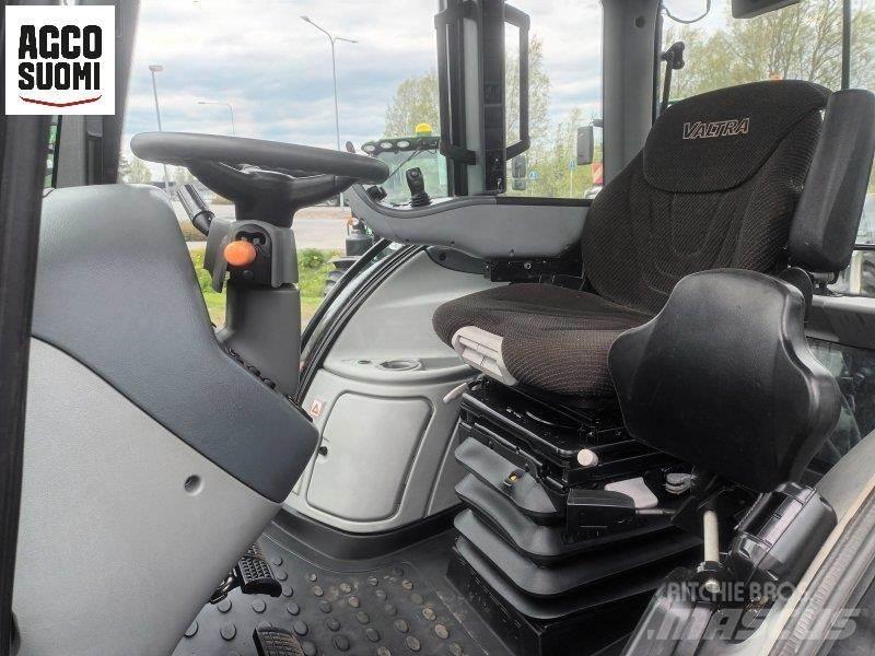 Valtra T213 VERSU الجرارات