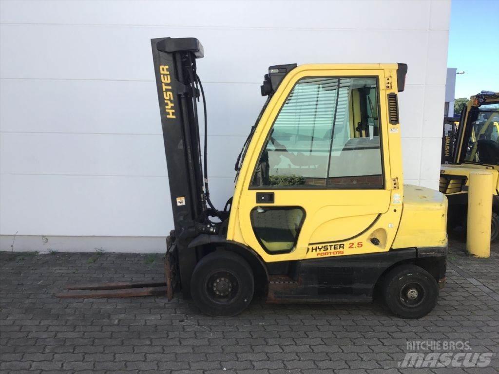 Hyster H2.50 FT شاحنات الديزل