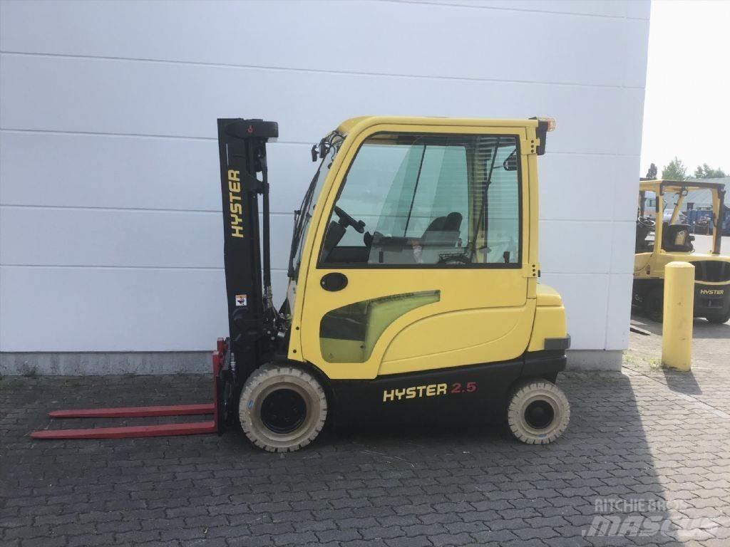 Hyster J 2.5 XN شاحنات ذات رافعات شوكية تعمل بالكهرباء
