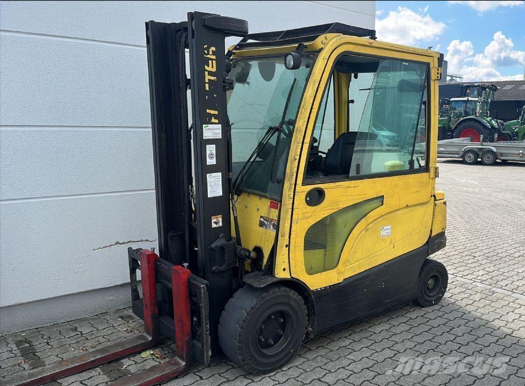 Hyster J 3.0 XN شاحنات ذات رافعات شوكية تعمل بالكهرباء
