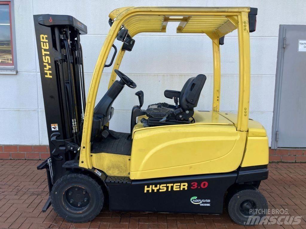 Hyster J 3.0 XN شاحنات ذات رافعات شوكية تعمل بالكهرباء