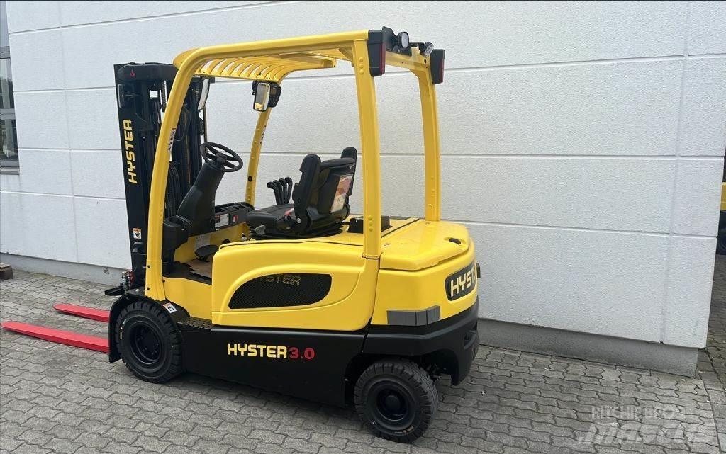 Hyster J 3.0 XN شاحنات ذات رافعات شوكية تعمل بالكهرباء