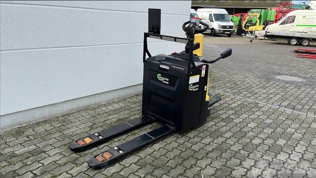 Hyster P 2.0 S معدات الرفع منخفض المستوى