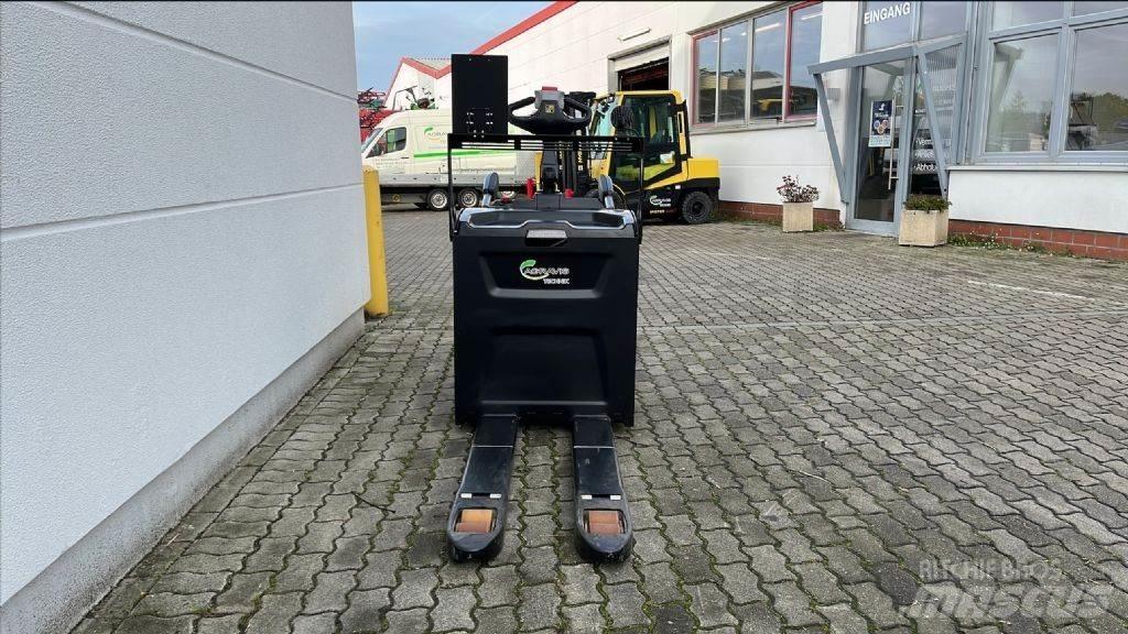 Hyster P 2.0 S معدات الرفع منخفض المستوى