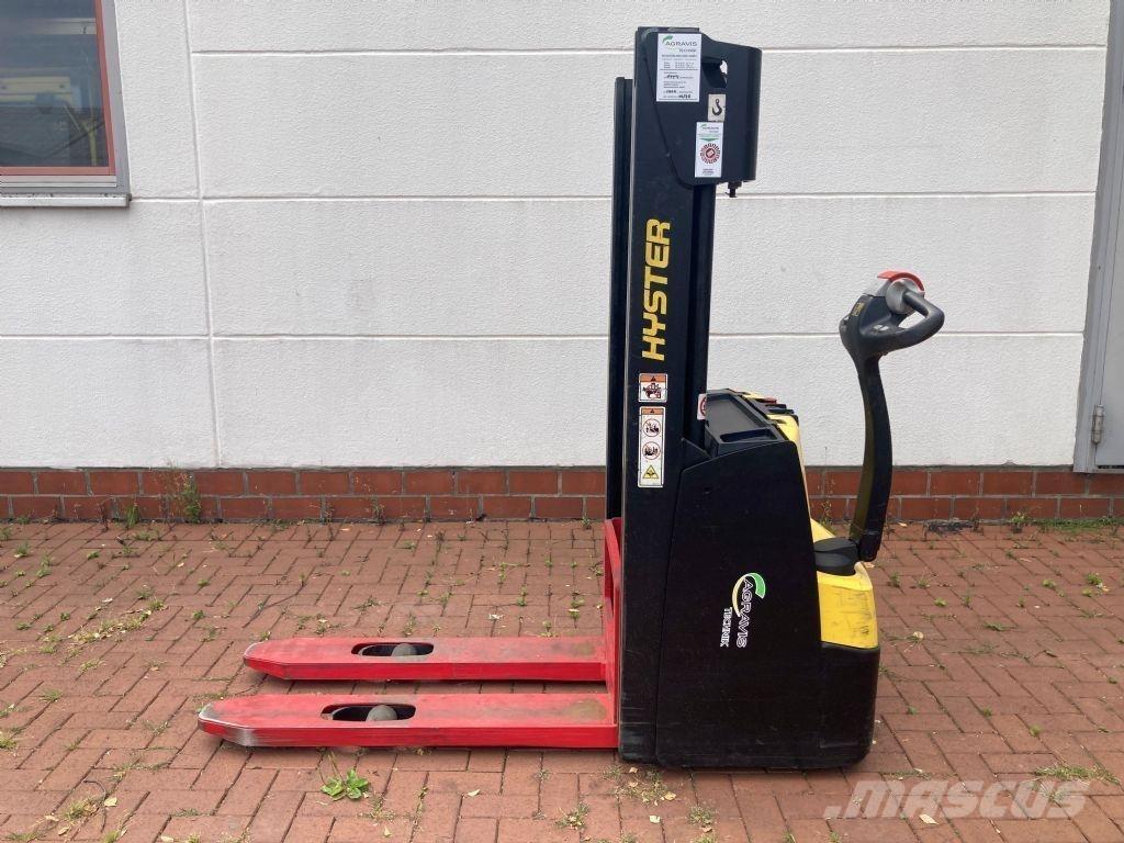 Hyster S 1.0 معدات التكديس الجوالة