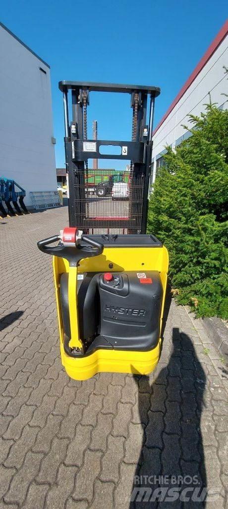 Hyster S 1.4 IL معدات التكديس الجوالة