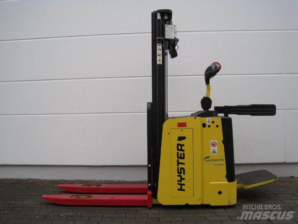 Hyster S 1.5 S معدات التكديس الجوالة