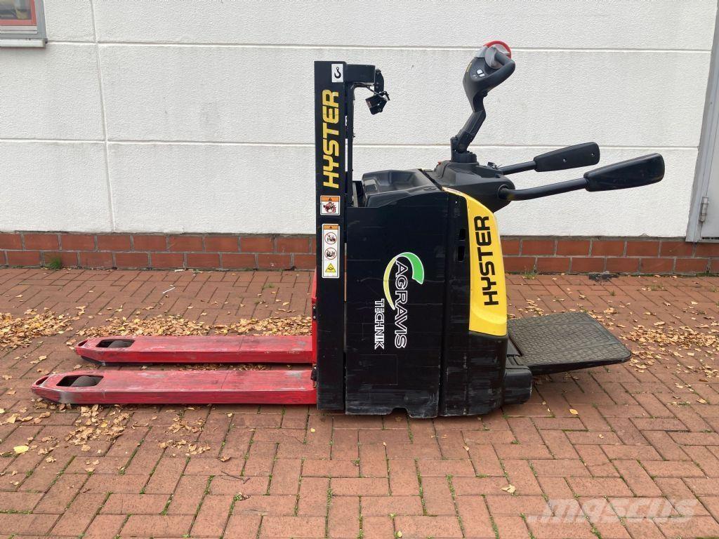 Hyster S 2.0SD معدات التكديس الجوالة