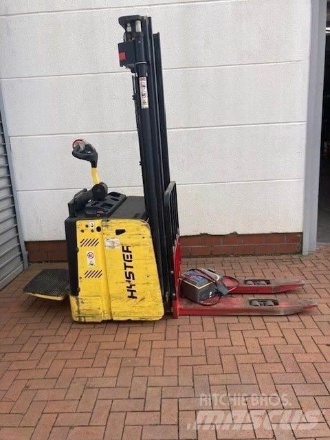Hyster S1.5S معدات التكديس الجوالة