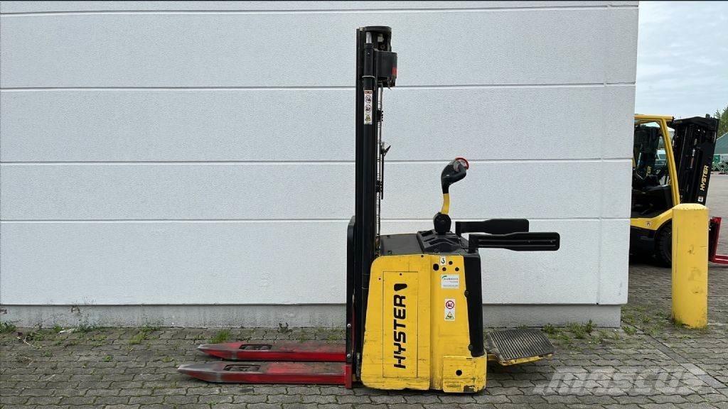 Hyster S1.5S معدات التكديس الجوالة
