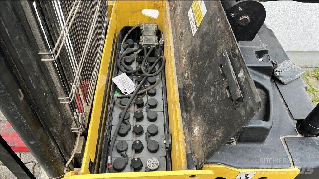 Hyster S1.5S معدات التكديس الجوالة