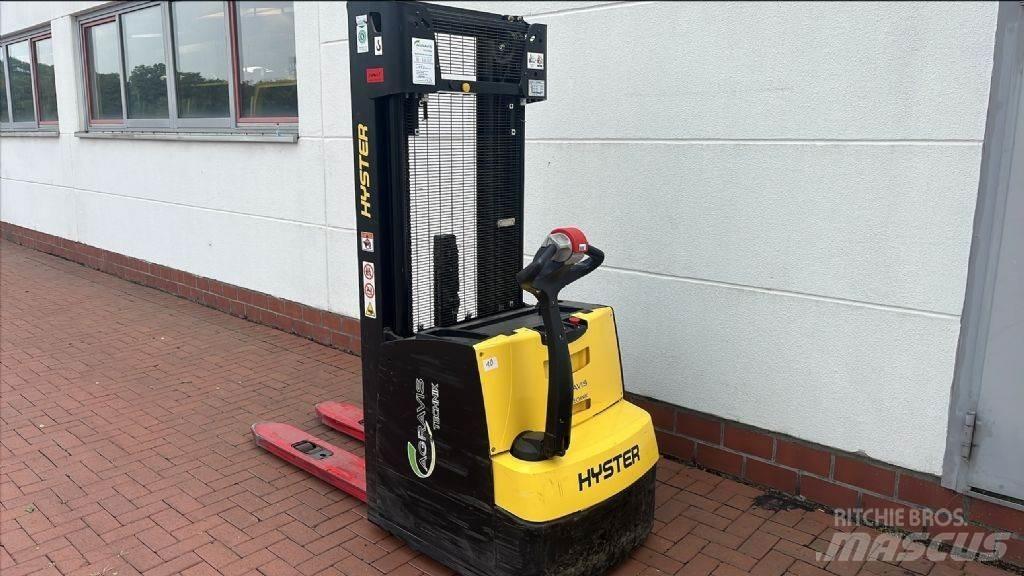 Hyster S1.6IL معدات التكديس الجوالة