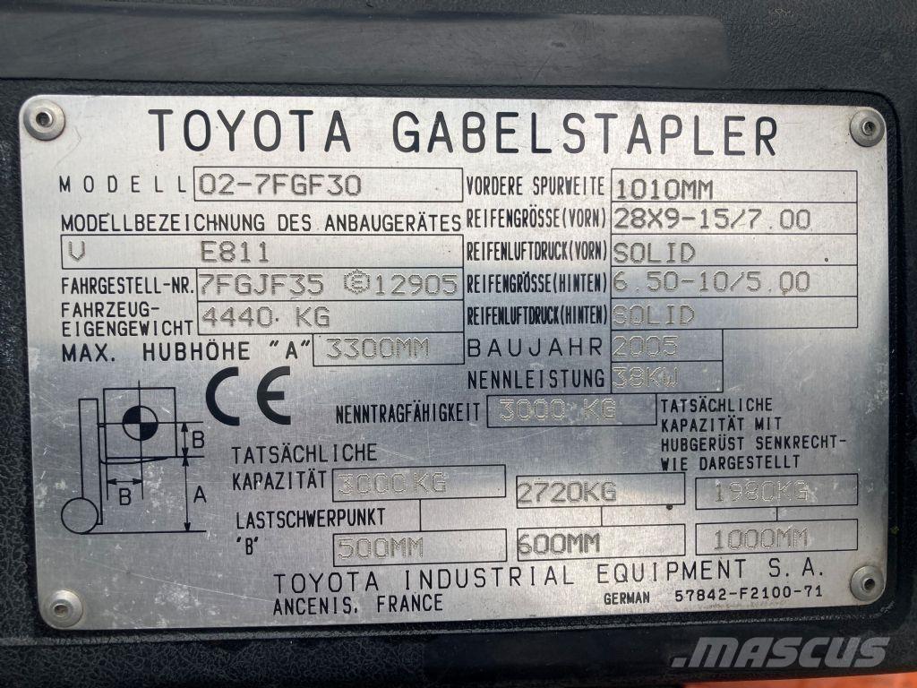 Toyota 02-7FGF30 شاحنات LPG