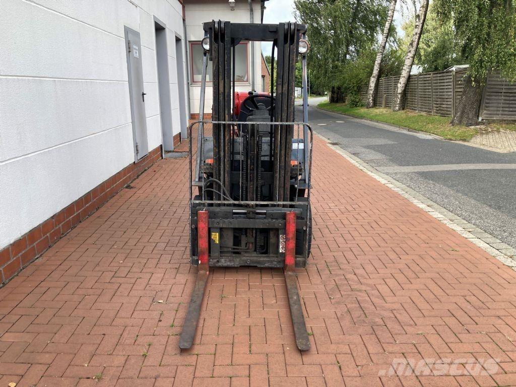 Toyota 42 6FGF 15 شاحنات LPG