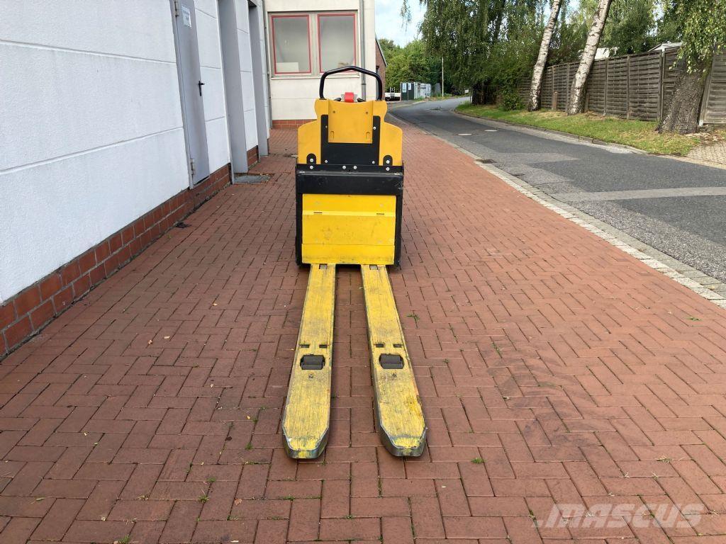 Yale MO 25 معدات الرفع عالي المستوى