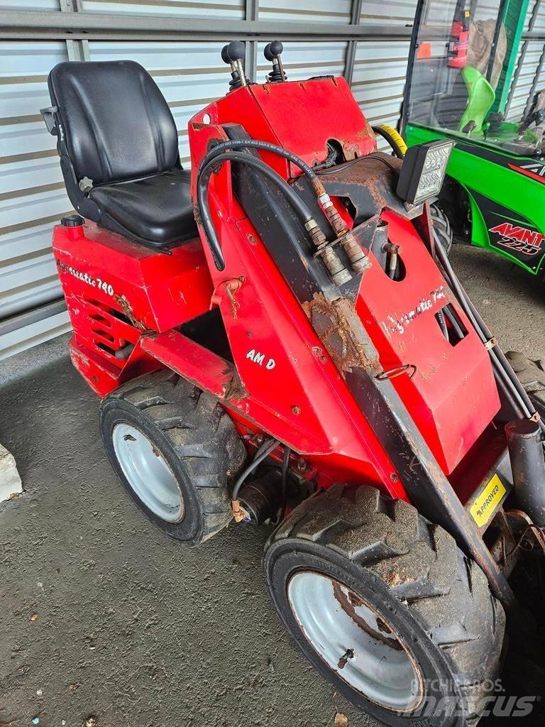 Agromatic  لوادر متعددة الأغراض