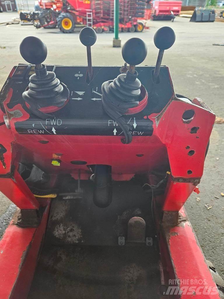 Agromatic  لوادر متعددة الأغراض