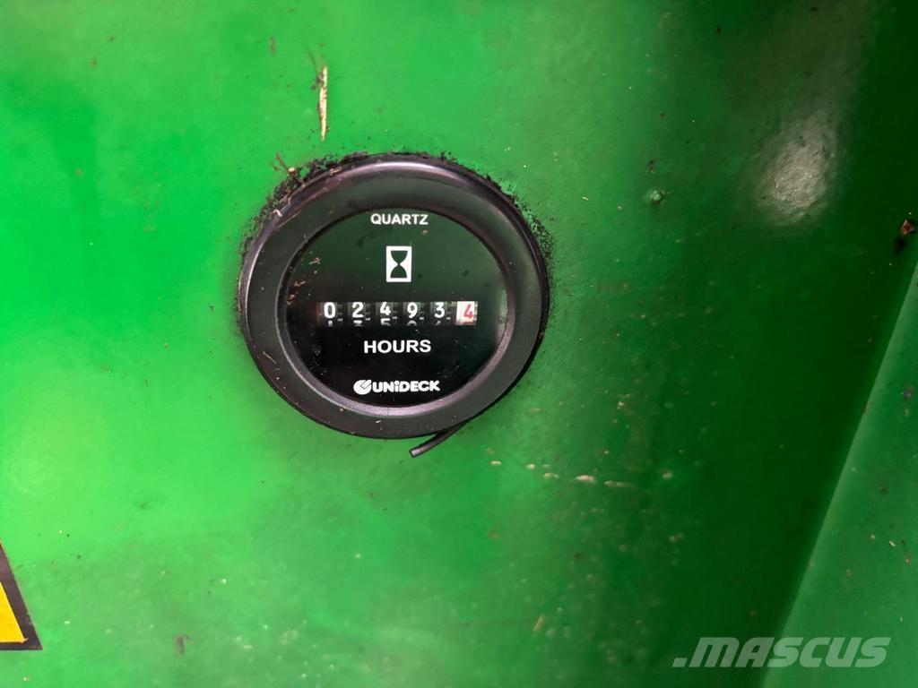 Avant 320 لوادر متعددة الأغراض