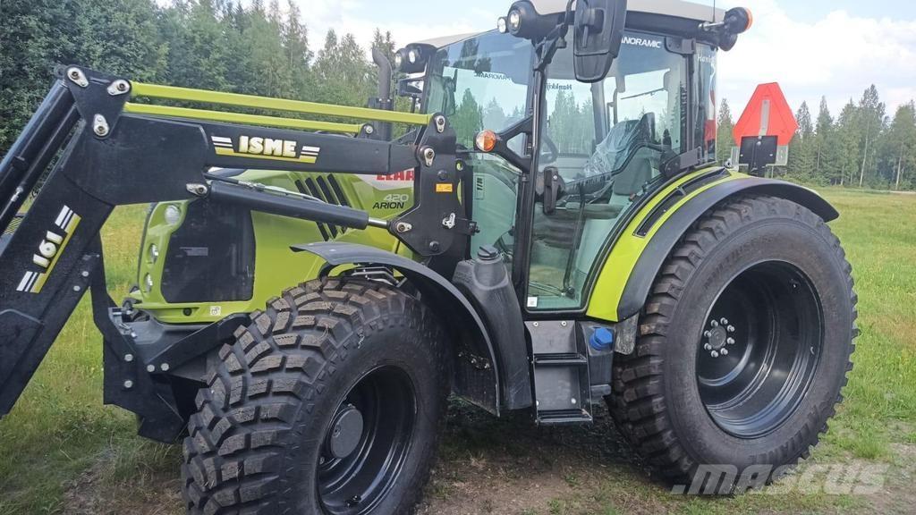 CLAAS 420 الجرارات