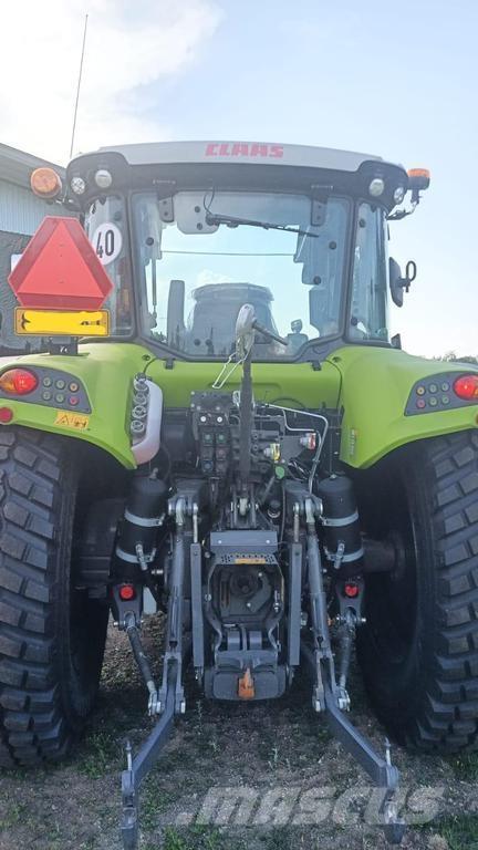 CLAAS 420 الجرارات