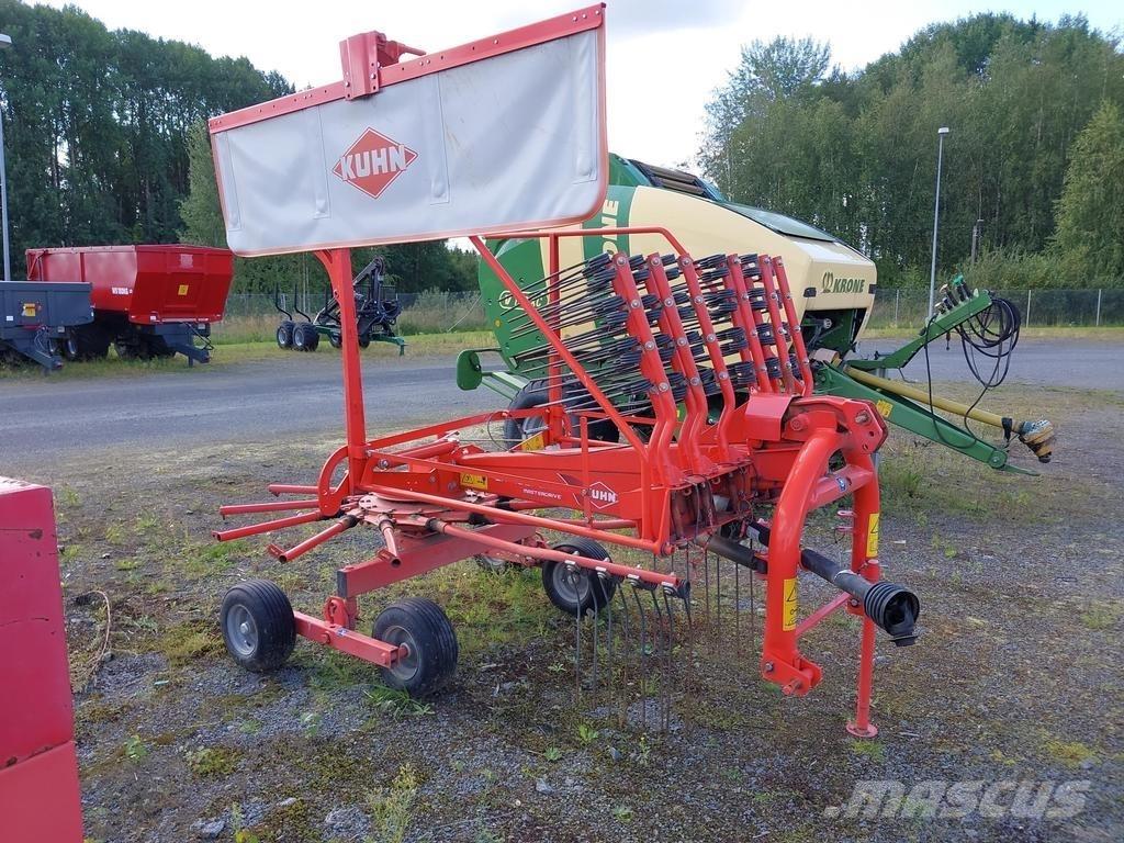 Kuhn 4321 مكابس وميبسات التبن