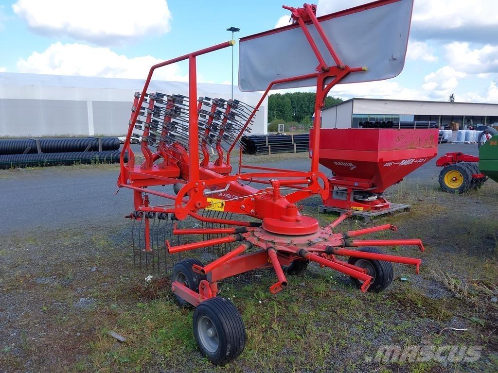 Kuhn 4321 مكابس وميبسات التبن