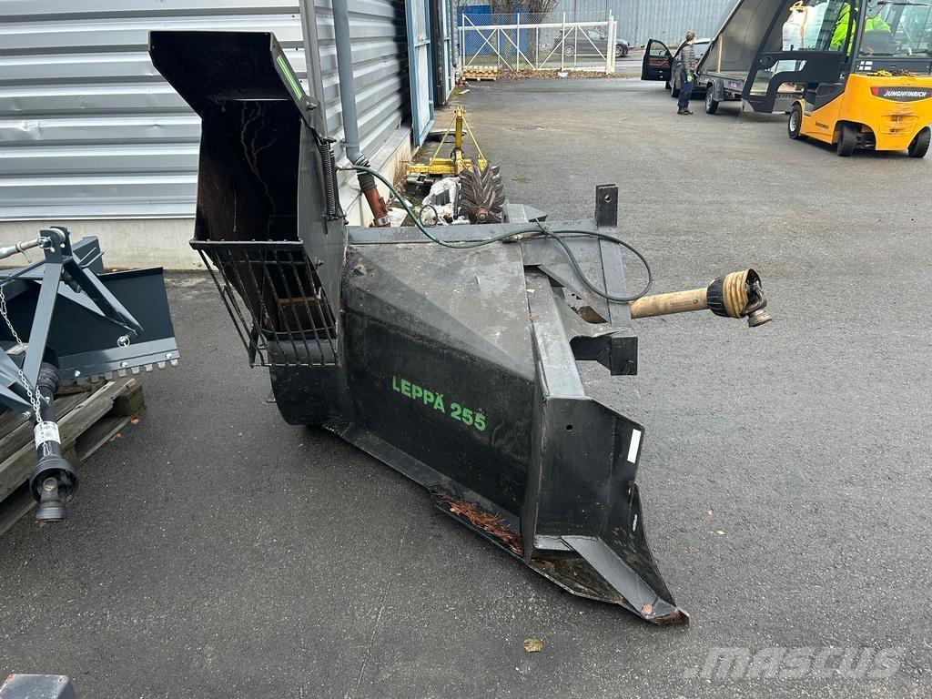 Leppä 255 قاذفات الجليد