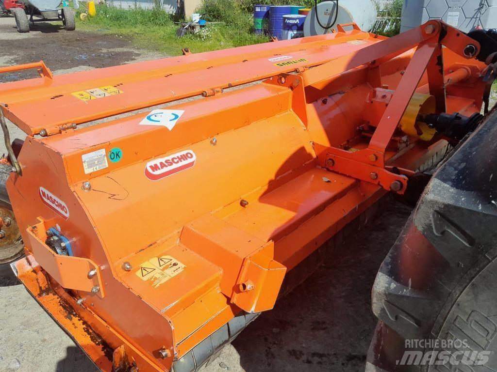 Maschio  جزازات وأغطية المراعي