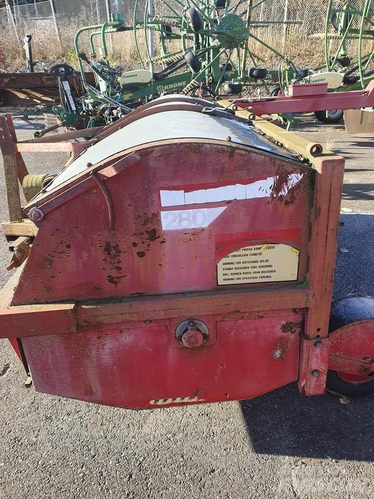 Nokka 280 مكابس وميبسات التبن