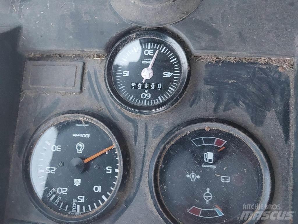 Valmet 665 الجرارات