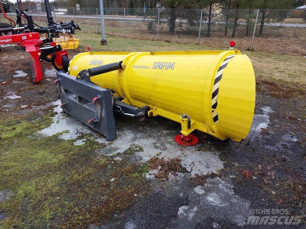 Vama 3200 Snow blades and plows