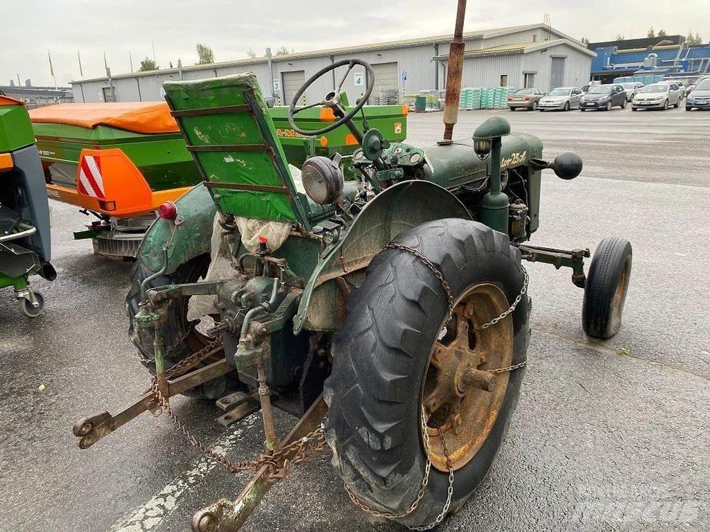 Zetor A25 الجرارات