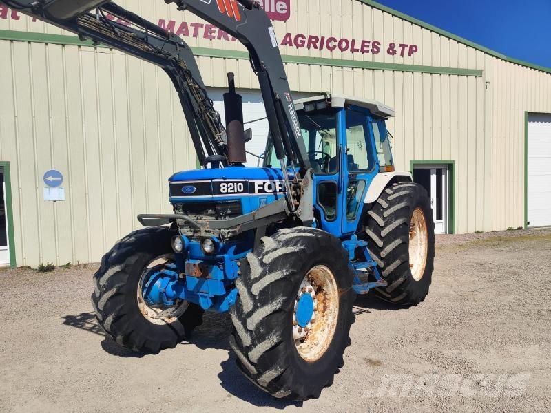 Ford 8210 الجرارات