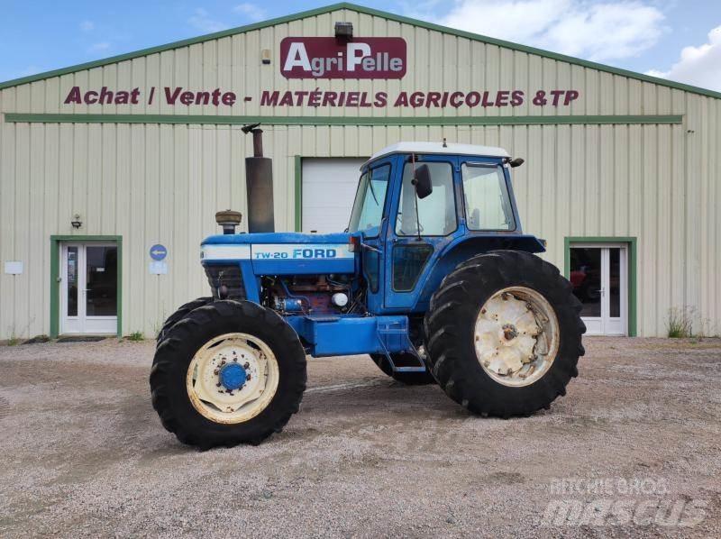 Ford TW20 الجرارات