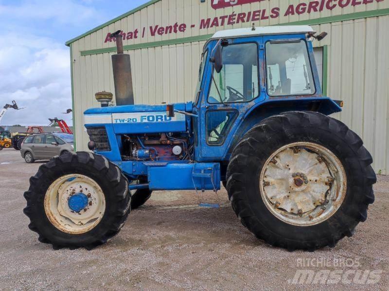Ford TW20 الجرارات