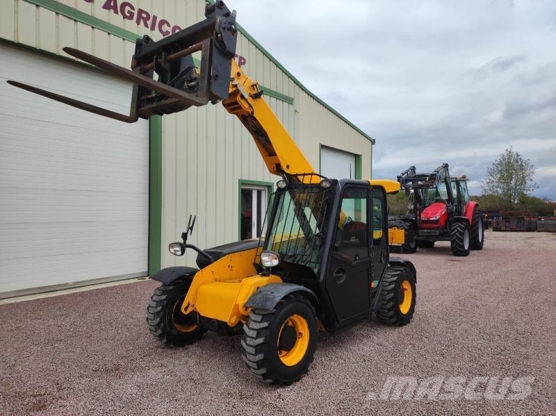 JCB 525-60 مناولات متداخلة