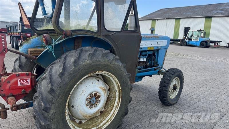 Ford 3000 الجرارات