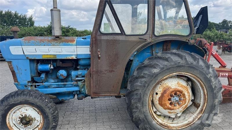 Ford 3000 الجرارات