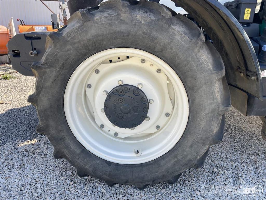 Arbos 5130 الجرارات