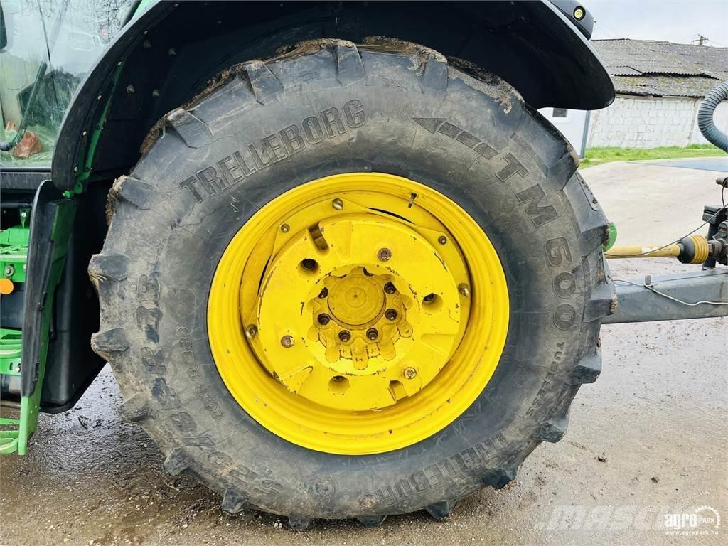 John Deere 6155M الجرارات