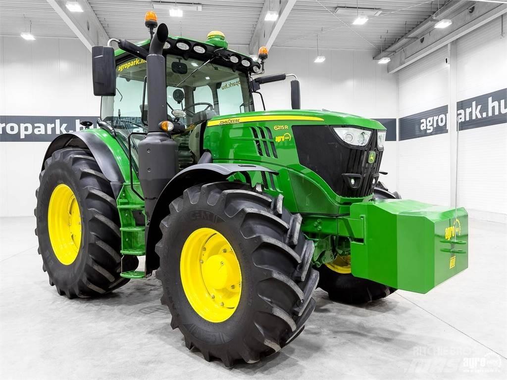 John Deere 6215R الجرارات