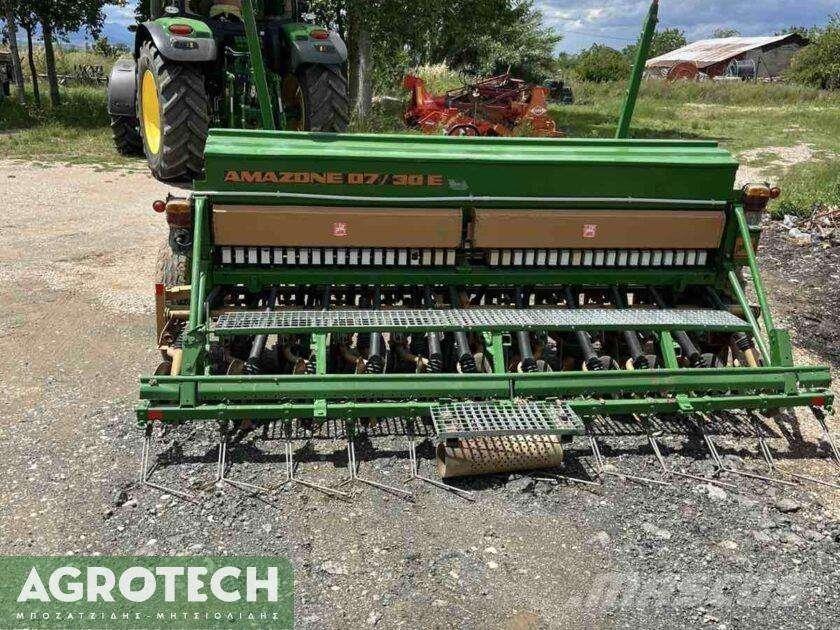 Amazone D7/30E الجرارات