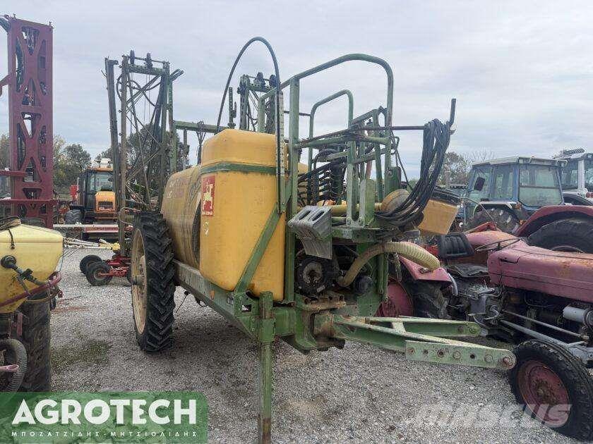 Amazone UG 2200 الجرارات